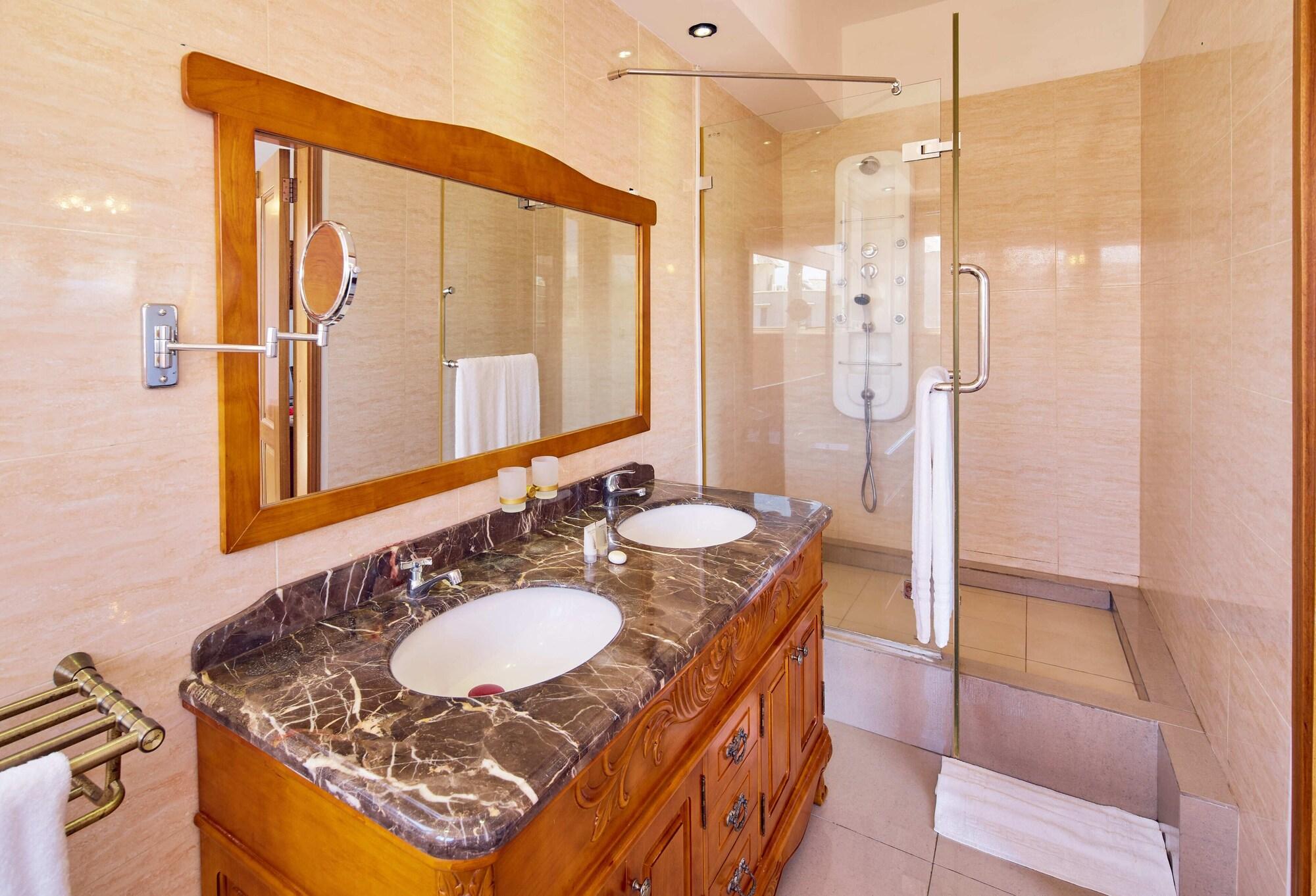 Bur Nas Beach Luxury Suite Pereybere Beach Kültér fotó
