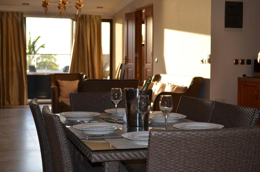 Bur Nas Beach Luxury Suite Pereybere Beach Szoba fotó